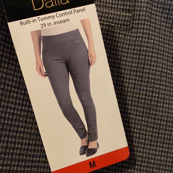 Dalia Control Pant - Picture 7 of 7